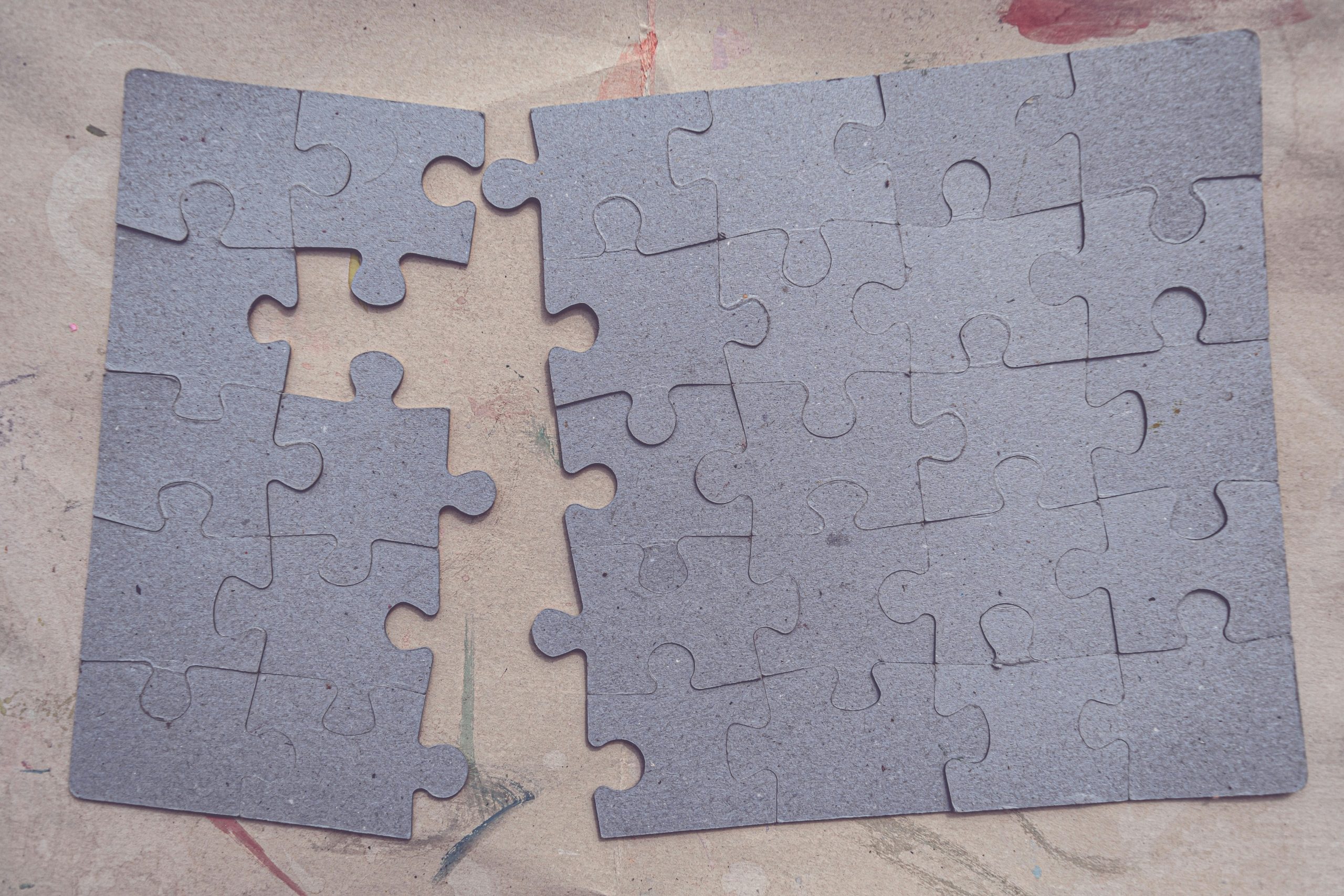 You are currently viewing Jigsaw Puzzles vs. Digital Puzzles: Which Is More Fun?